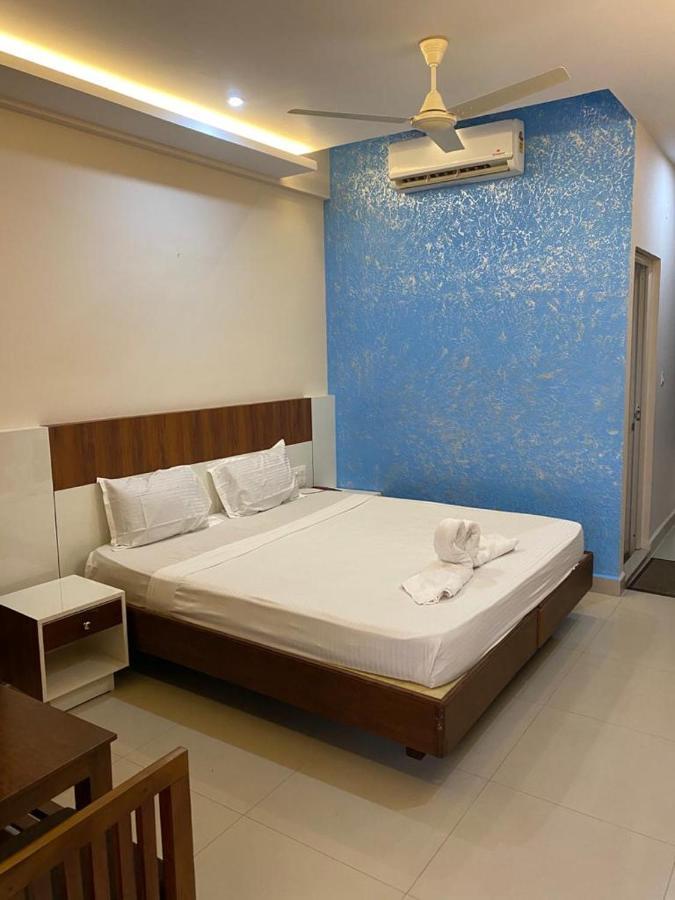 Issacs Regency Hotell Sultan Bathery Eksteriør bilde