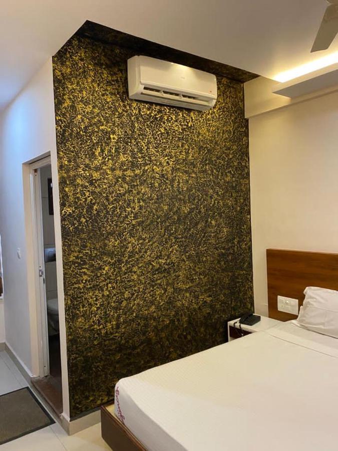 Issacs Regency Hotell Sultan Bathery Eksteriør bilde