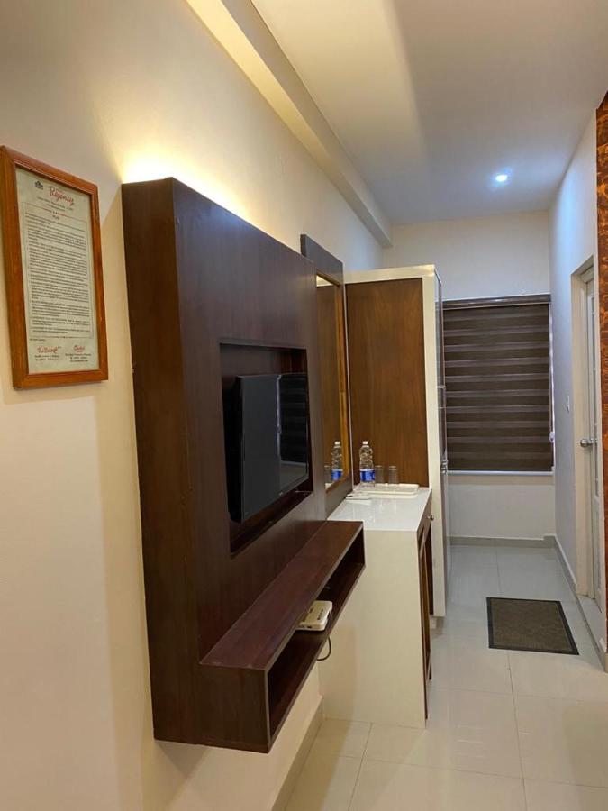 Issacs Regency Hotell Sultan Bathery Eksteriør bilde